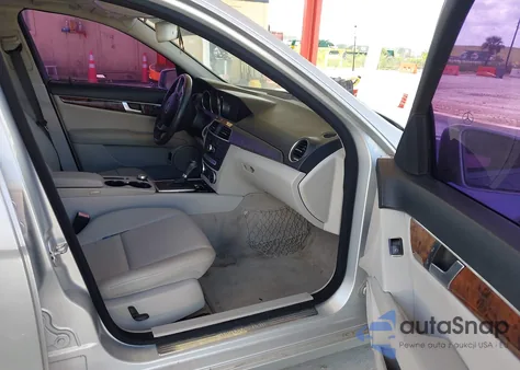 2013 Mercedes-Benz C 300 Luxury 4Matic from USA, damaged, VIN WDDGF8AB4DA831292